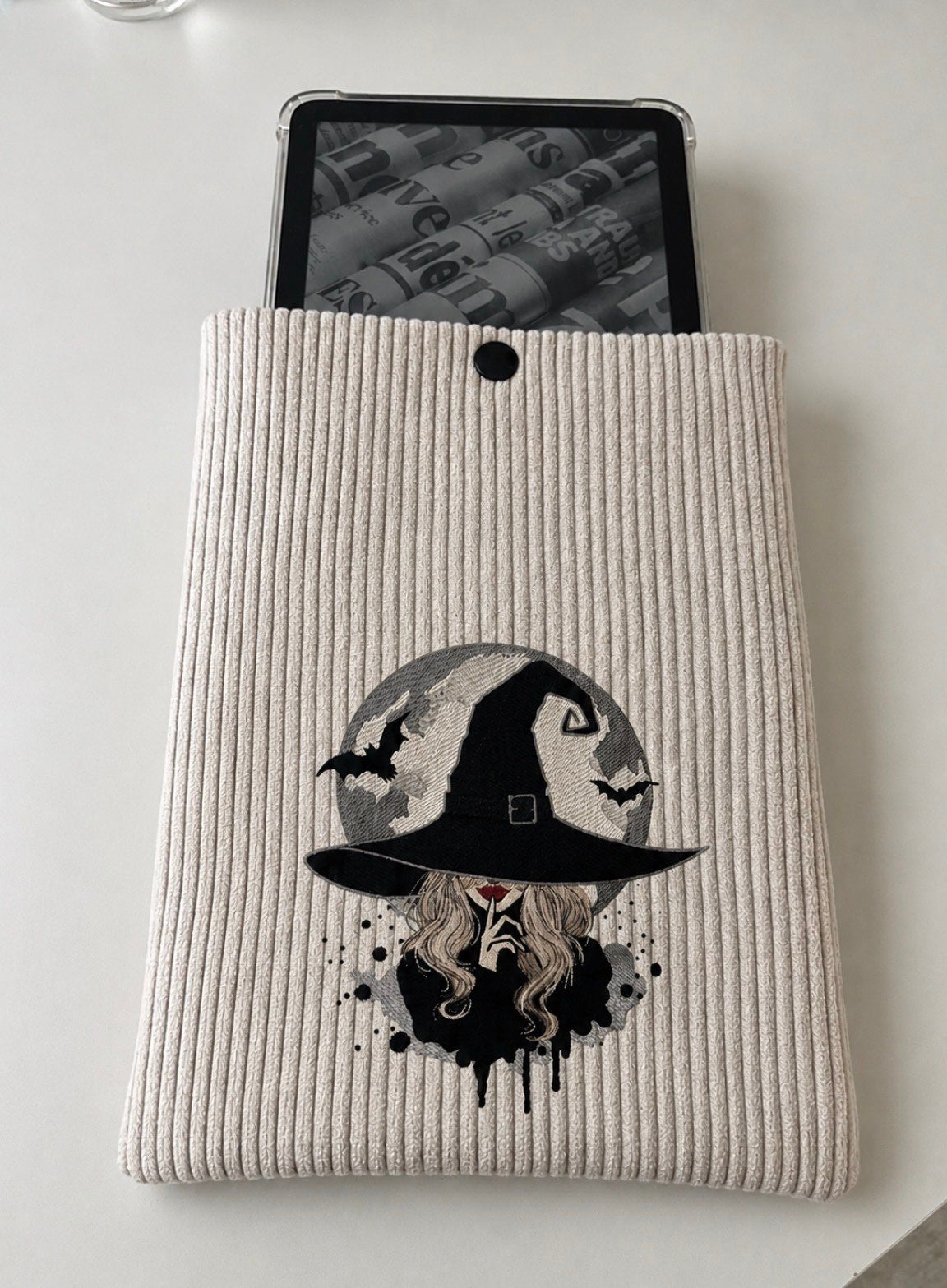 Pochette de protection pour liseuse, tablette et livre – Sorcière Mystique