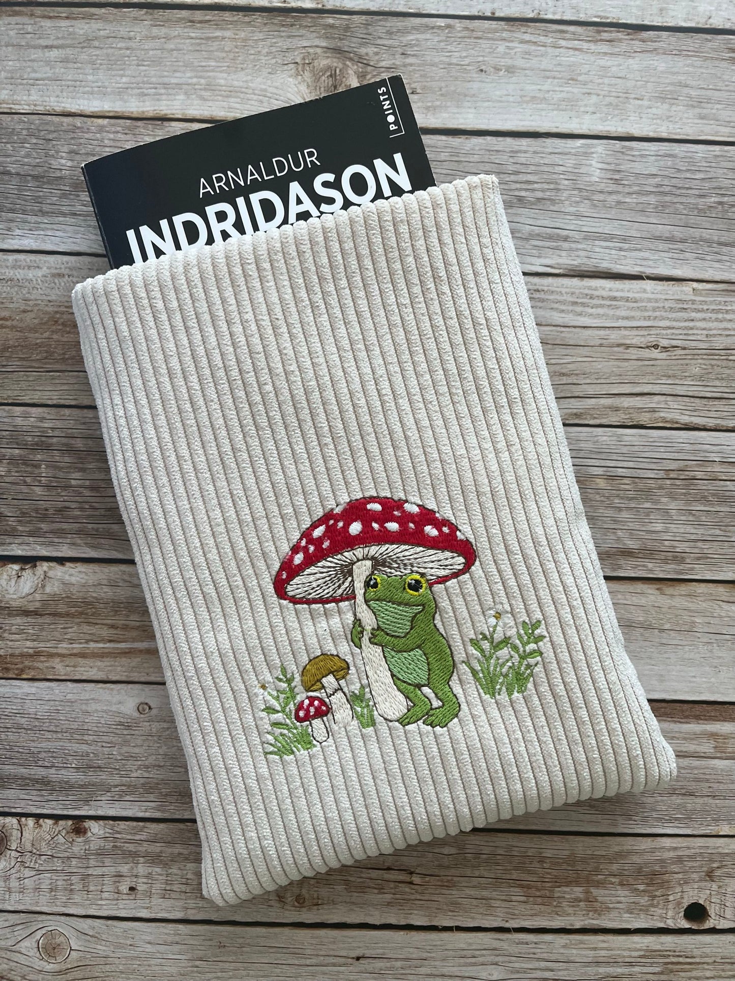 Pochette brodée grenouille & champignon