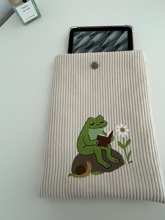 Pochette pression brodée Grenouille