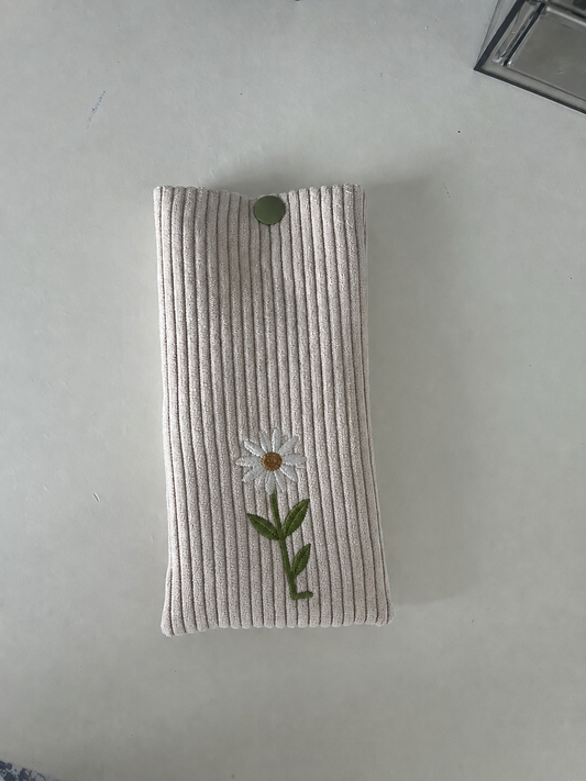Etui à lunette brodée marguerite