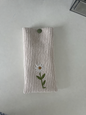 Etui à lunette brodée marguerite